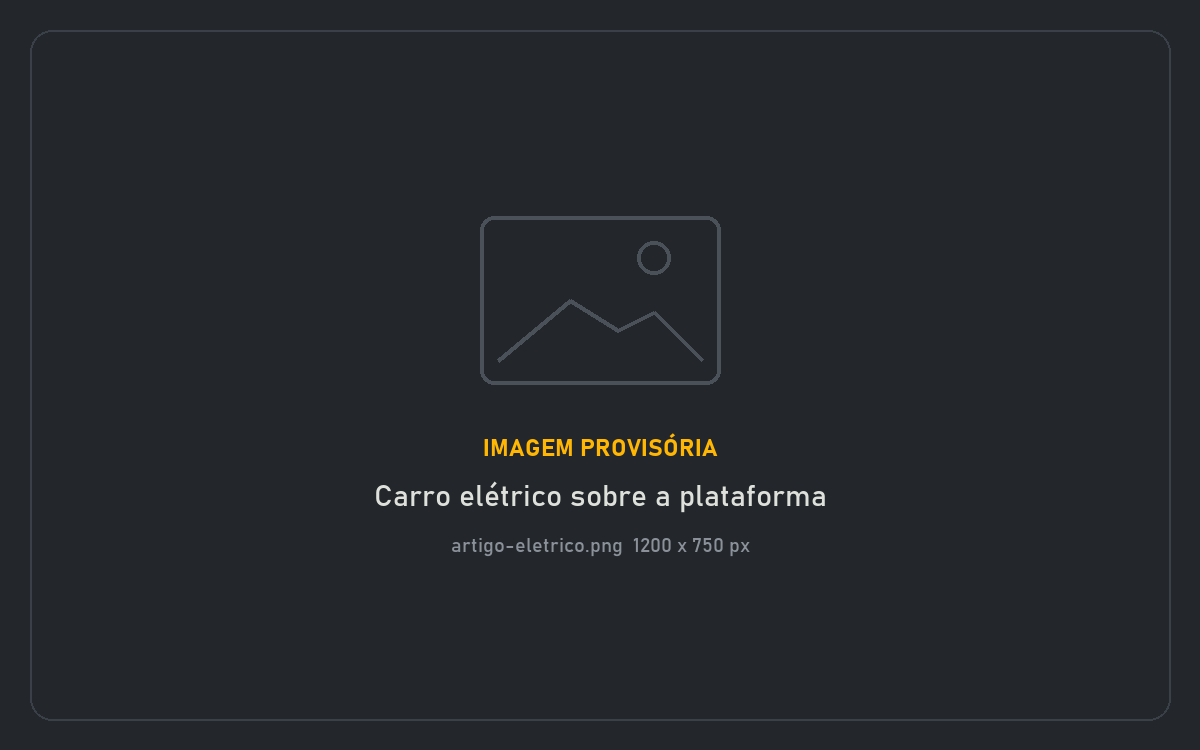 Carro elétrico sobre a plataforma de um guincho